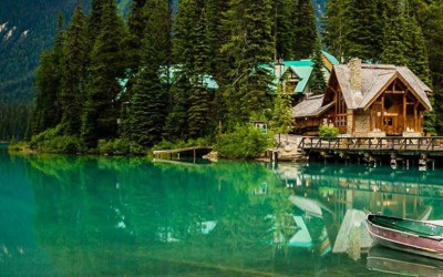 A Stunning Retreat Spot on a Sparkling Emerald Lake….magical!