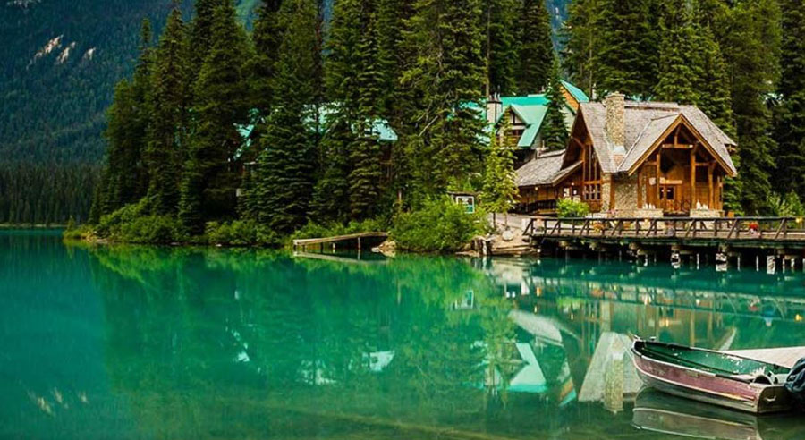 A Stunning Retreat Spot on a Sparkling Emerald Lake….magical!